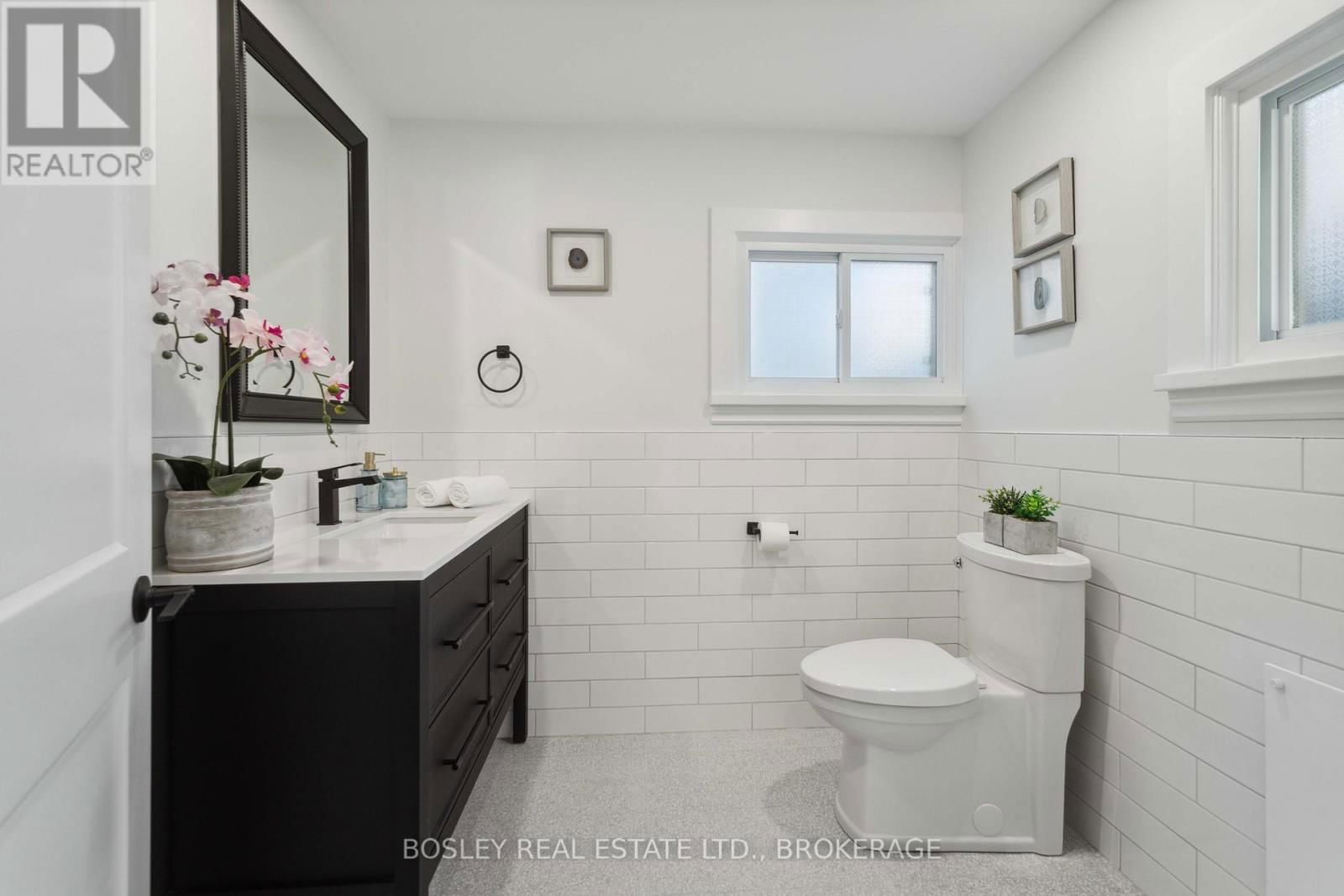 11 GERRARD STREET Image 19