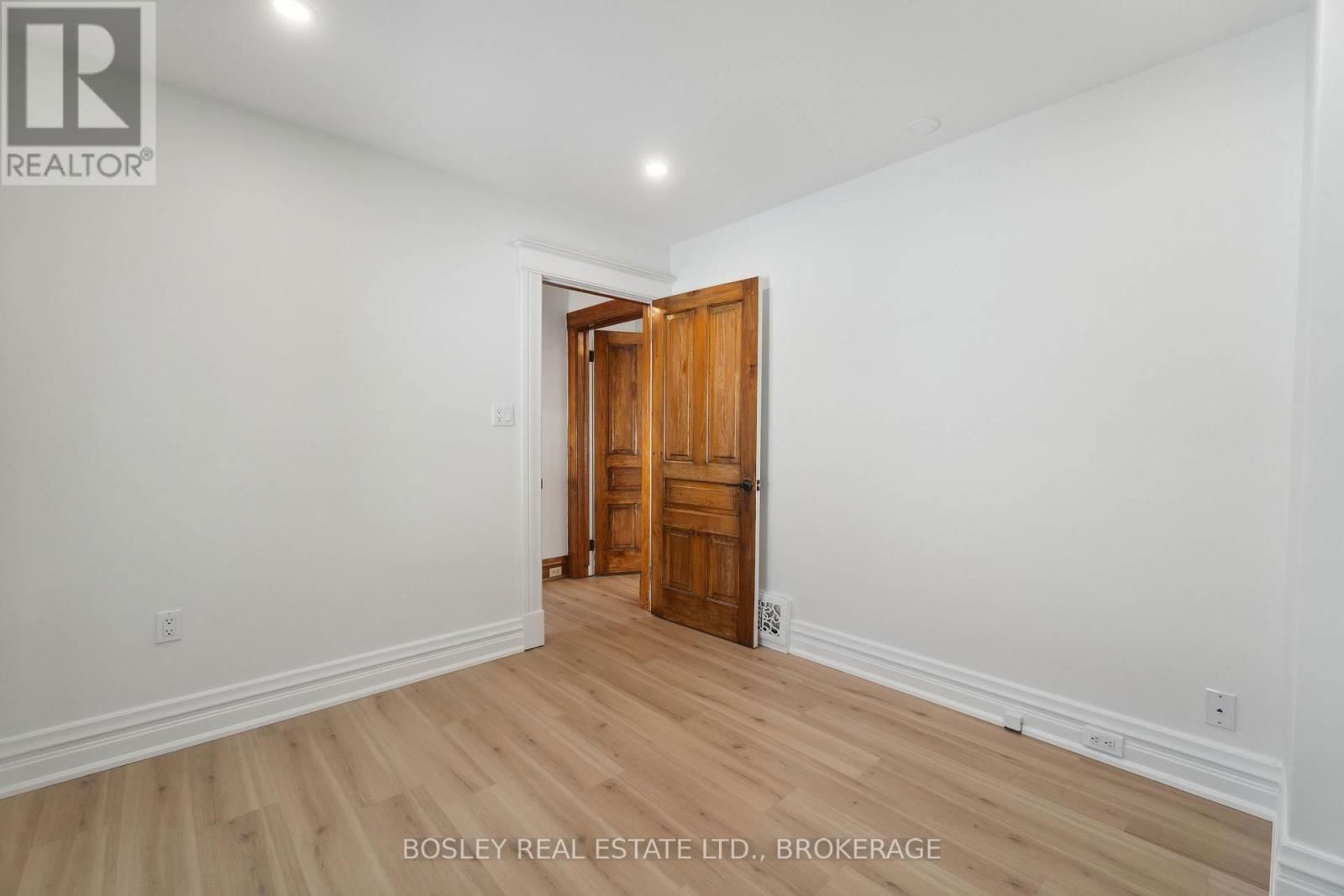 11 GERRARD STREET Image 30