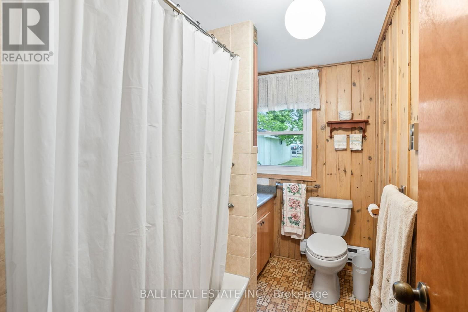280 LAKESHORE DRIVE Image 13