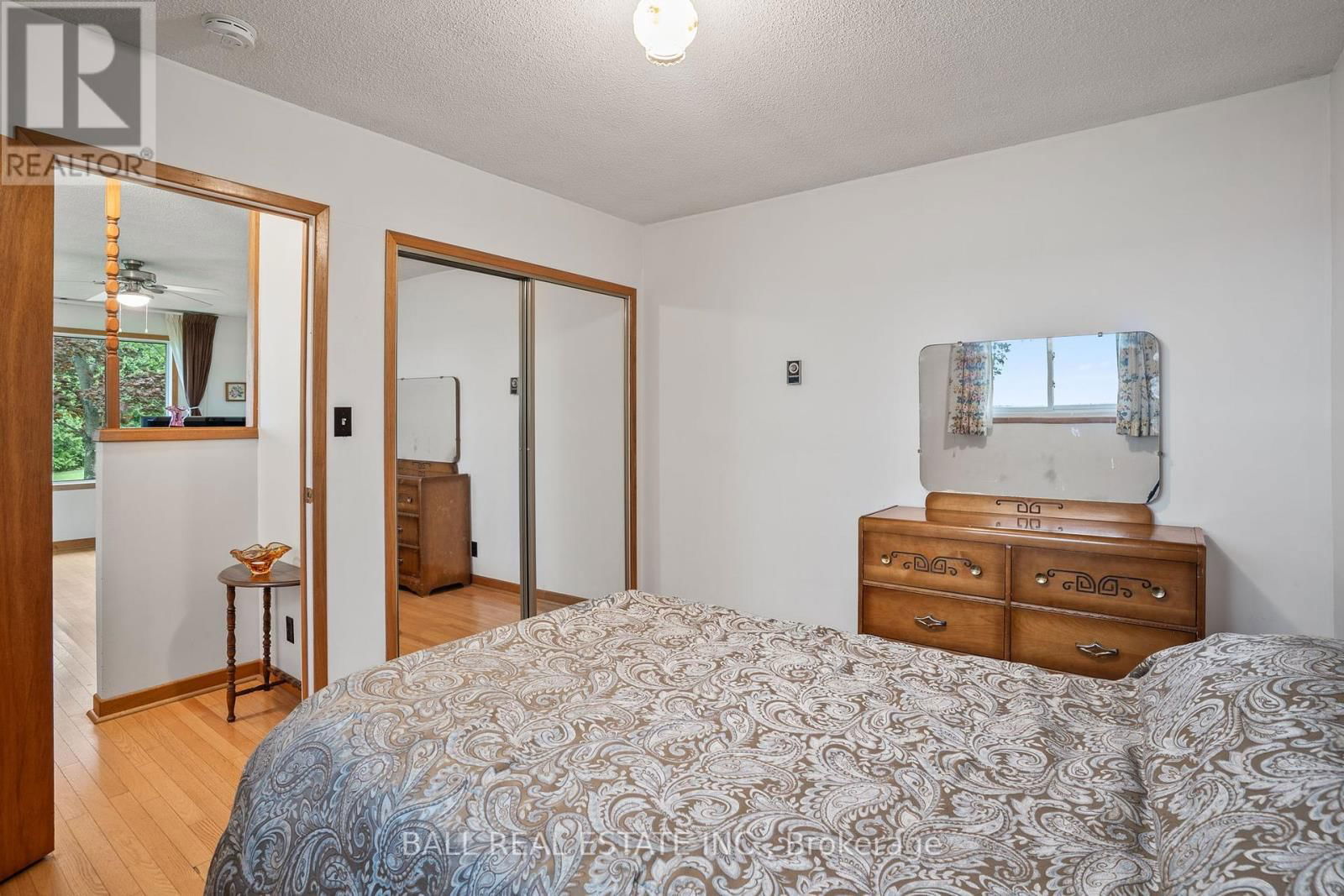280 LAKESHORE DRIVE Image 22