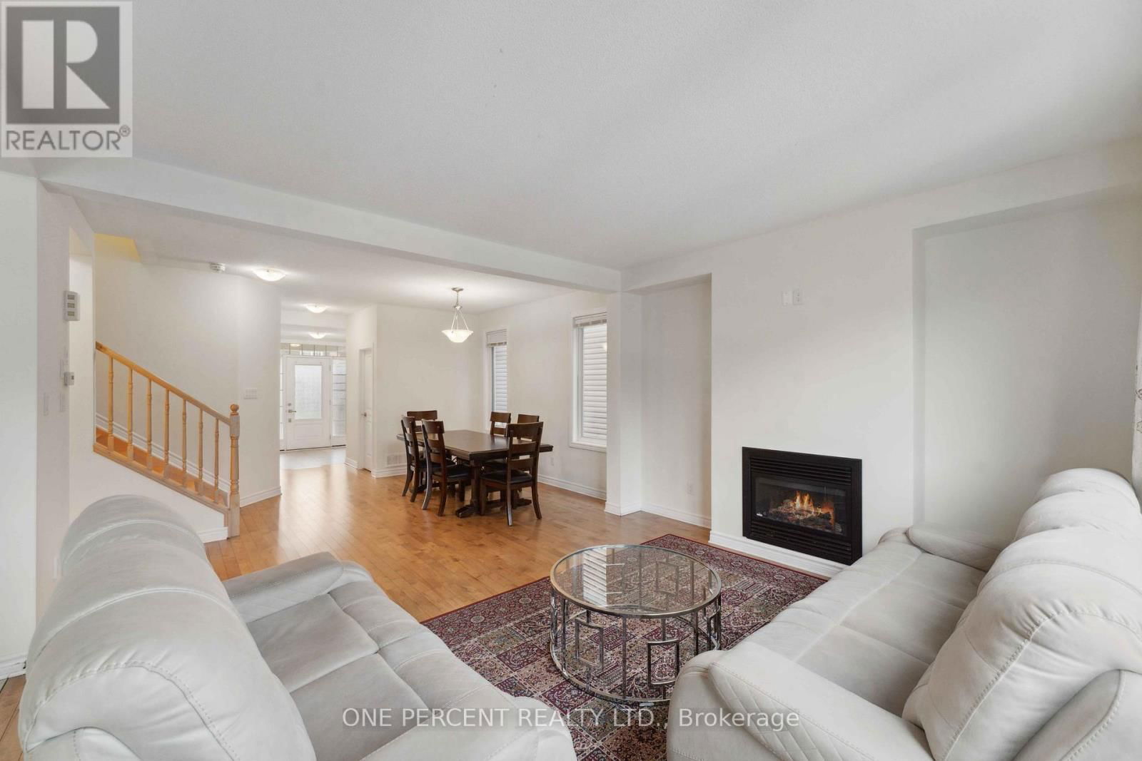 552 GENEVRIERS STREET Image 11