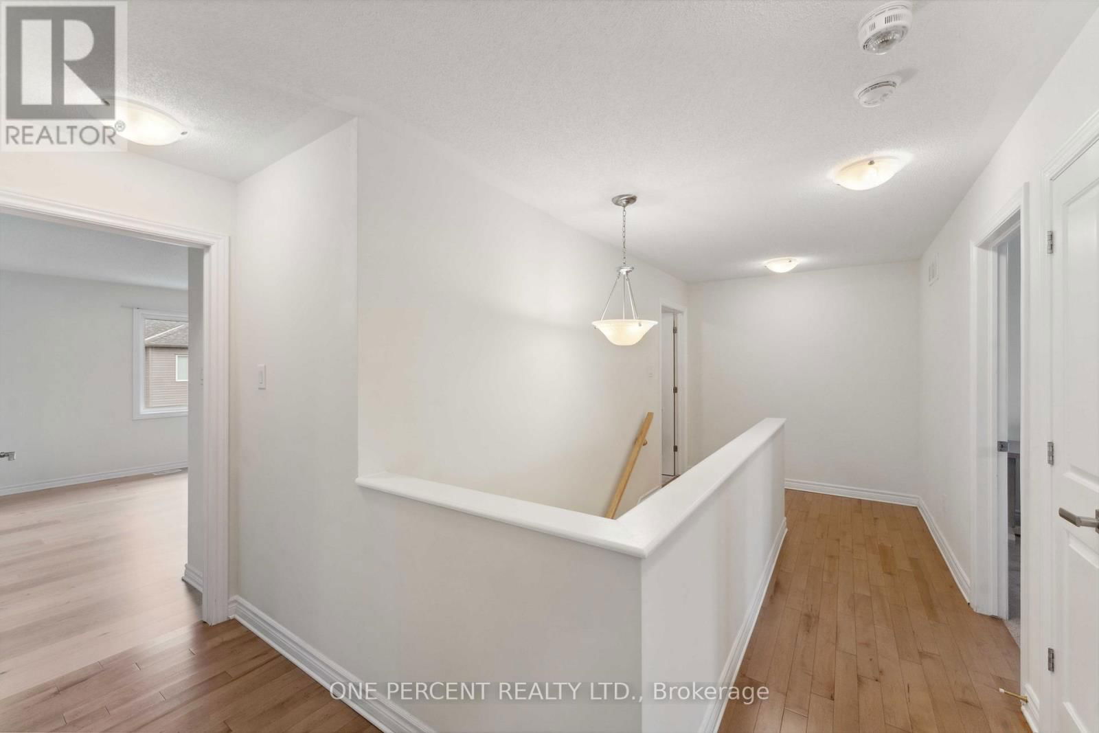 552 GENEVRIERS STREET Image 20