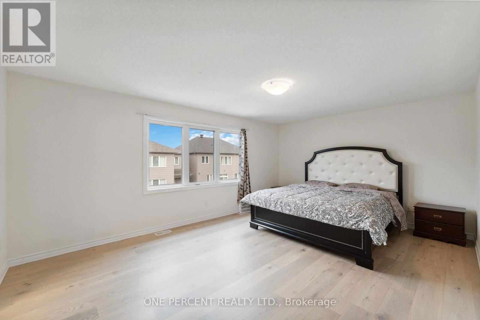 552 GENEVRIERS STREET Image 21