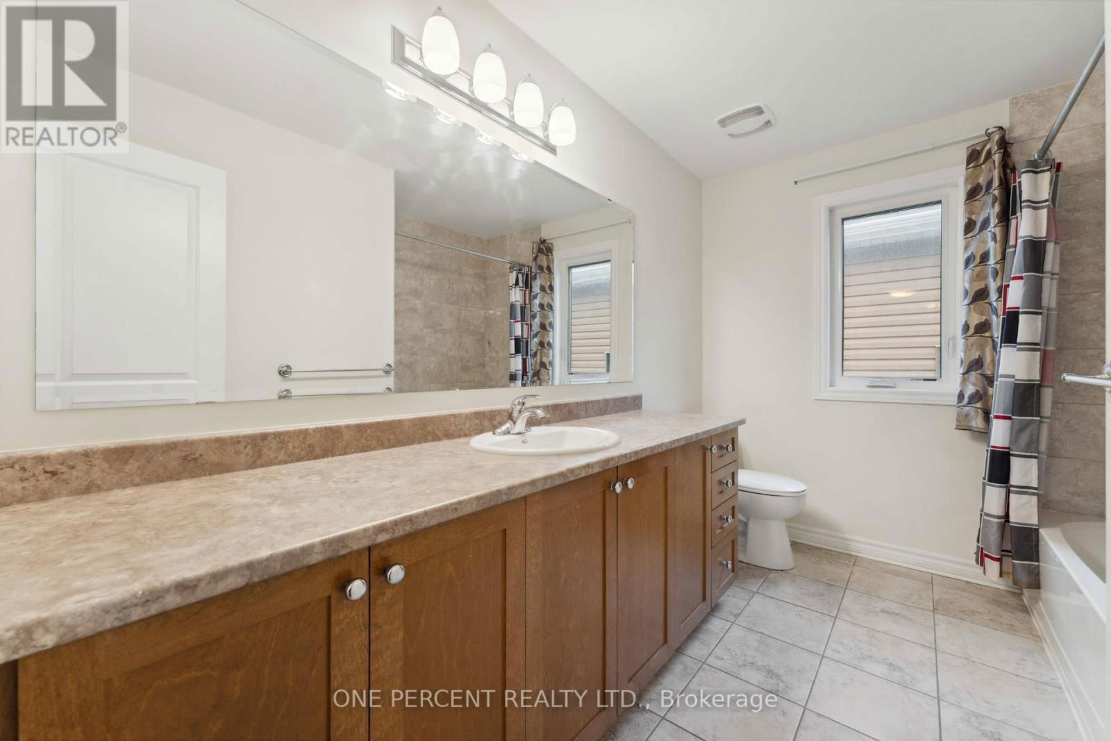 552 GENEVRIERS STREET Image 26