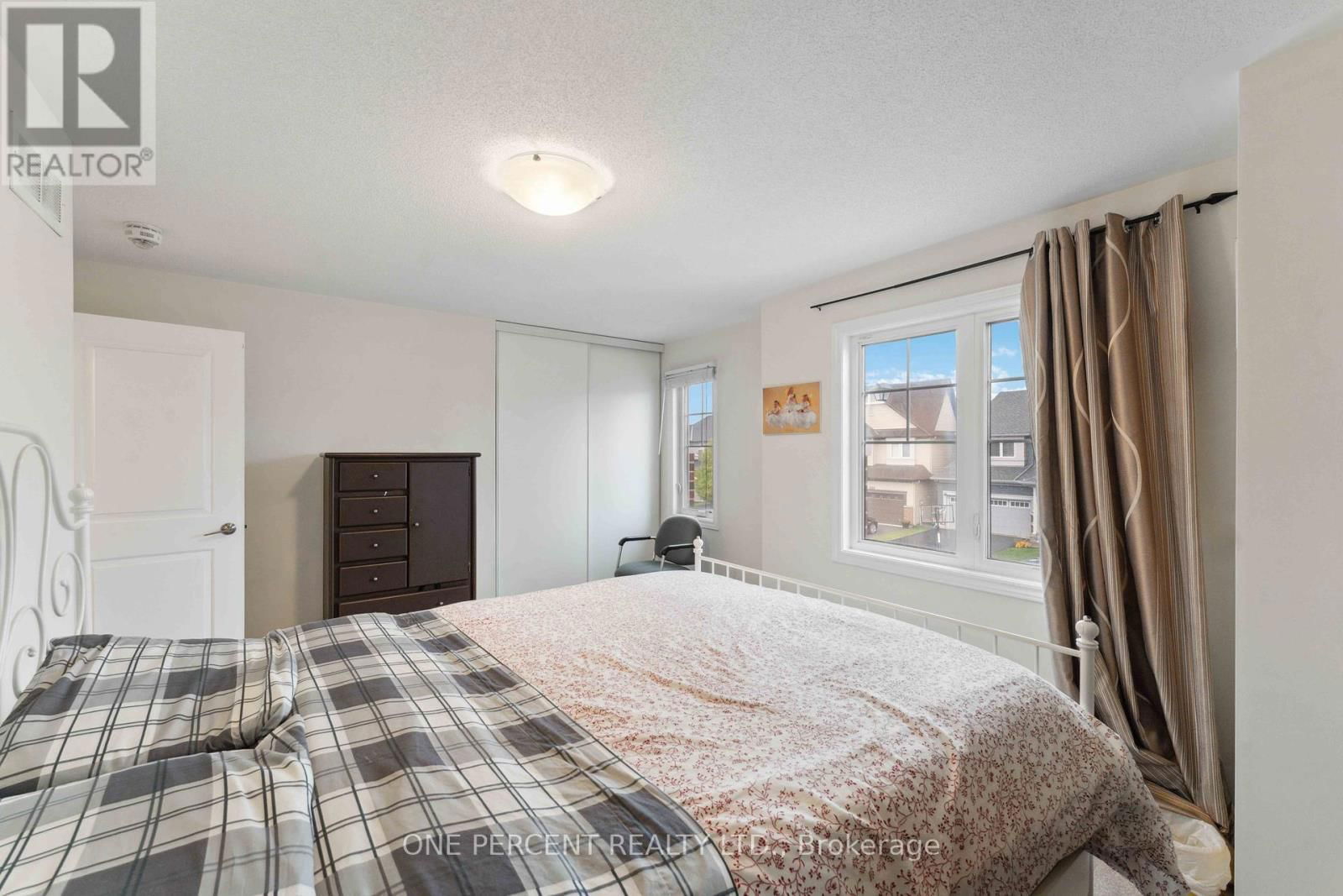 552 GENEVRIERS STREET Image 31