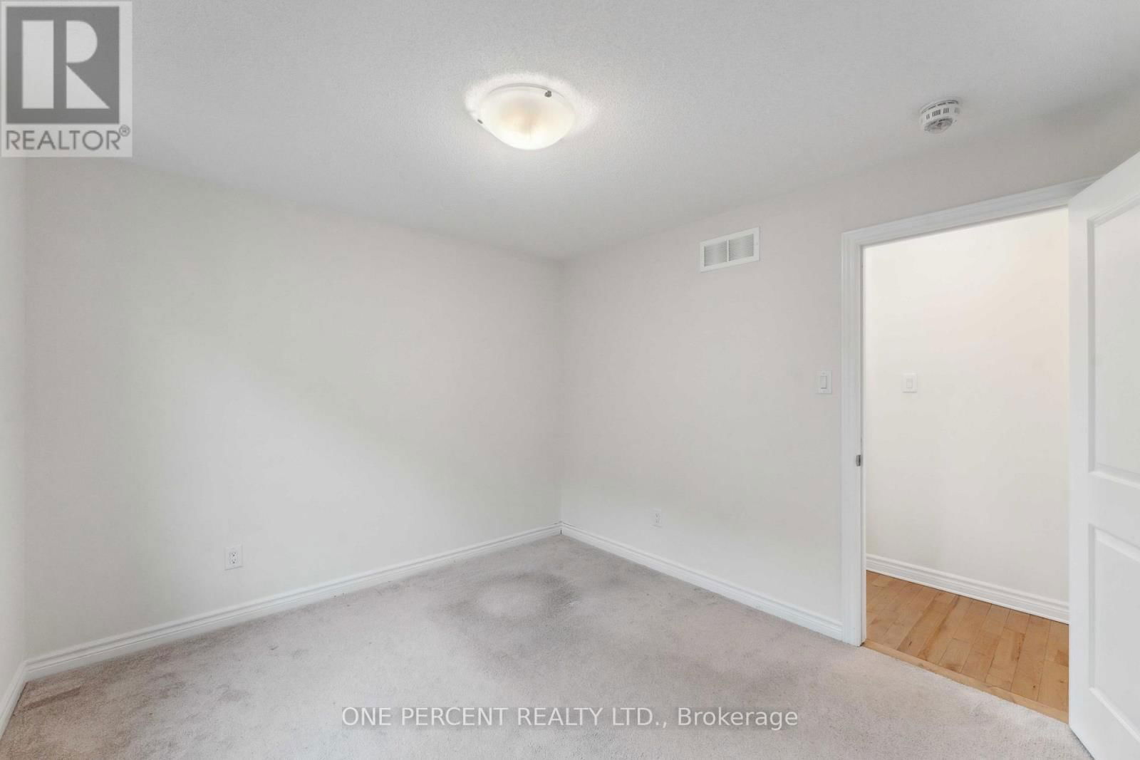 552 GENEVRIERS STREET Image 33