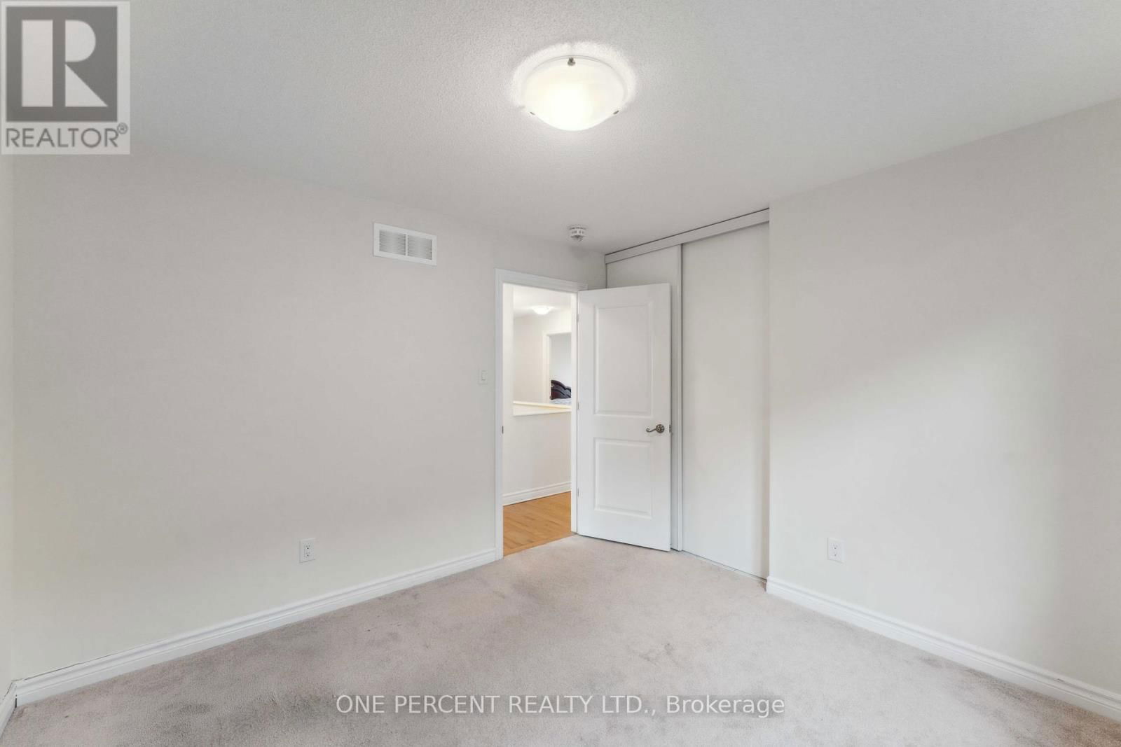 552 GENEVRIERS STREET Image 34
