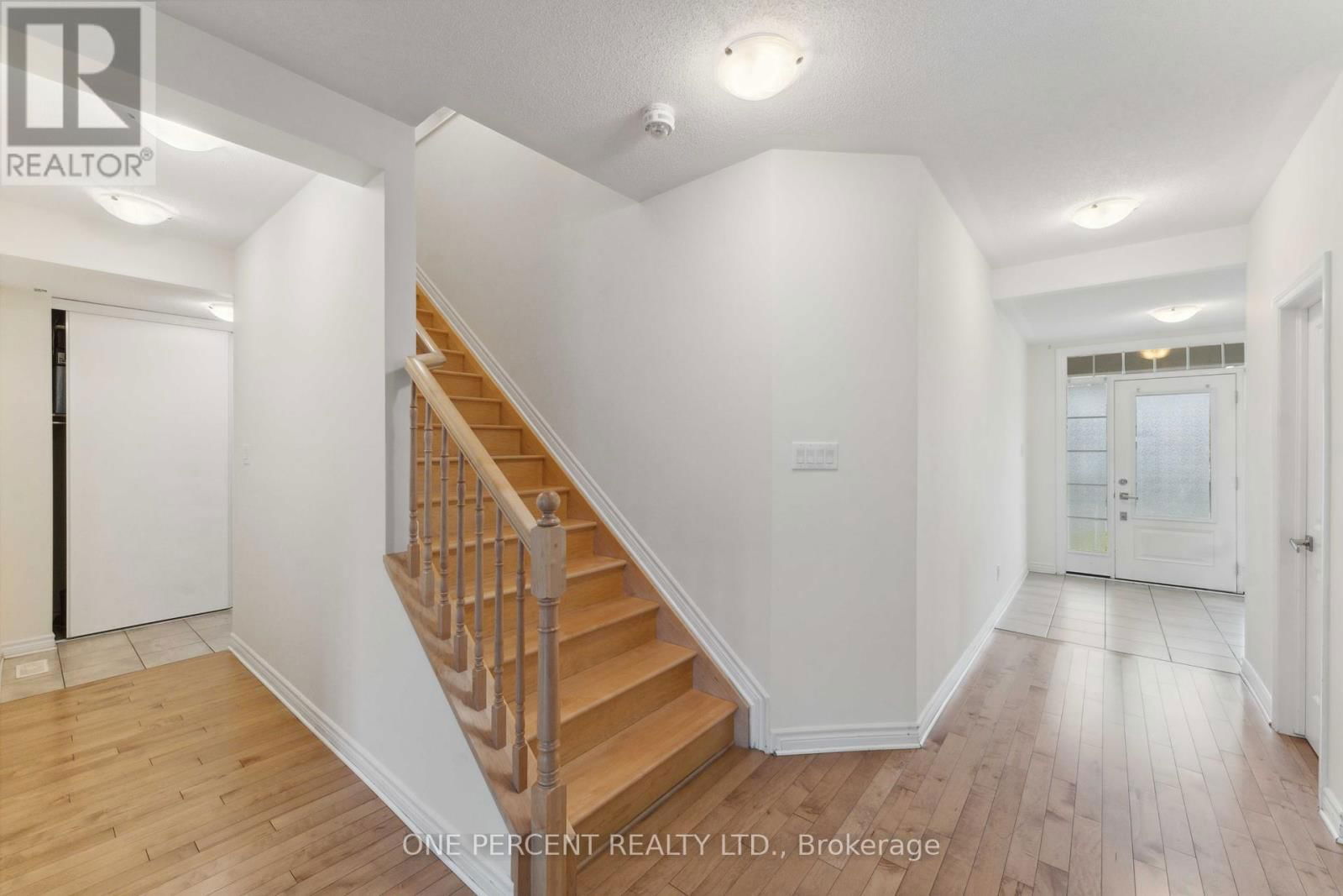 552 GENEVRIERS STREET Image 4