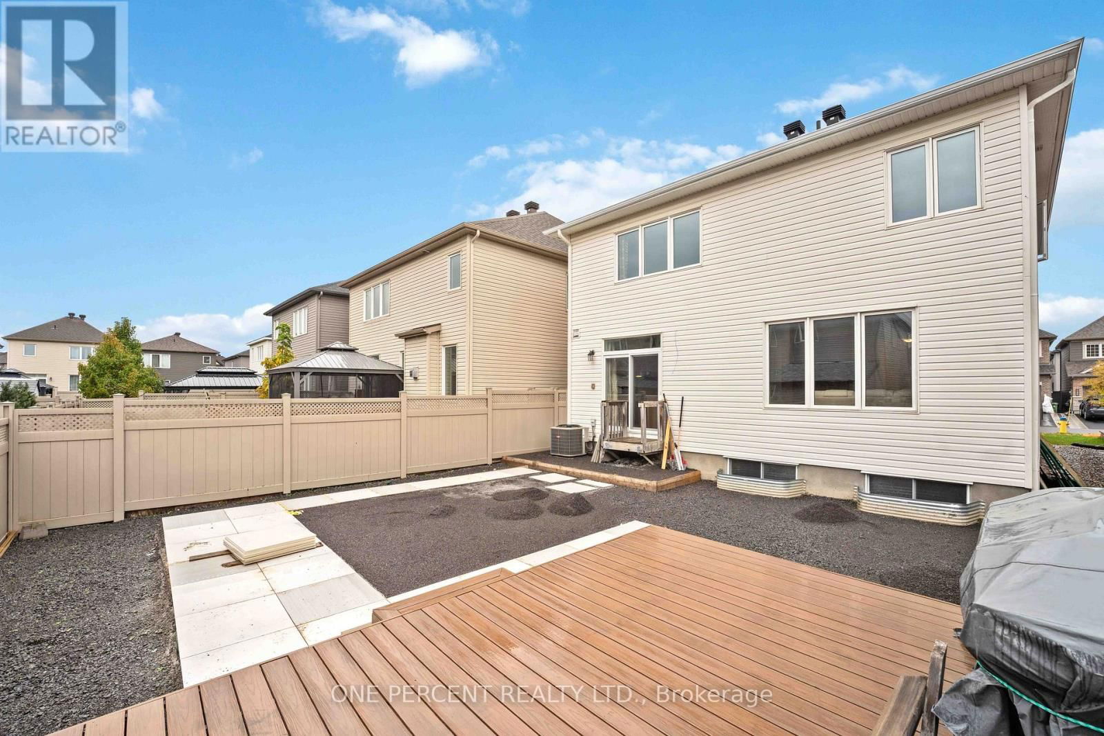 552 GENEVRIERS STREET Image 41