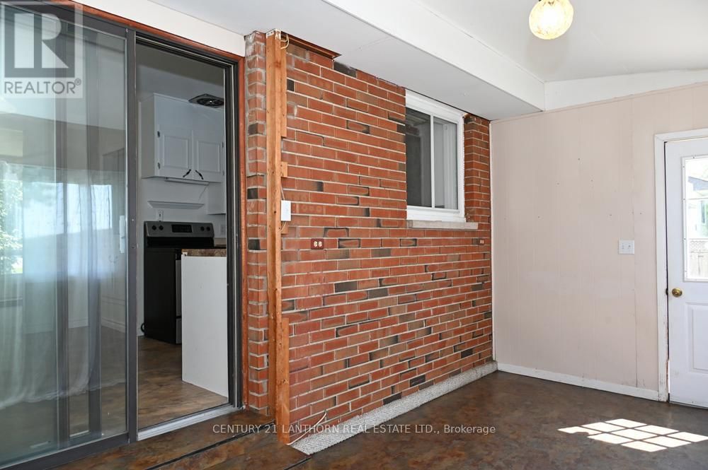 151 AVONLOUGH ROAD WEST Image 32