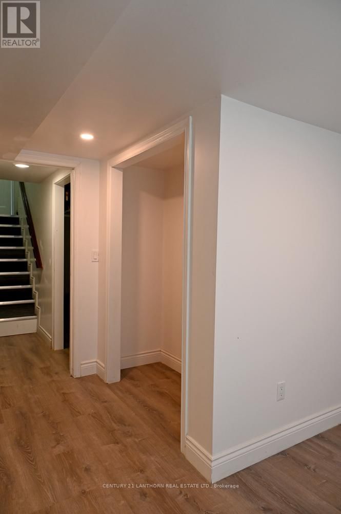 151 AVONLOUGH ROAD WEST Image 35