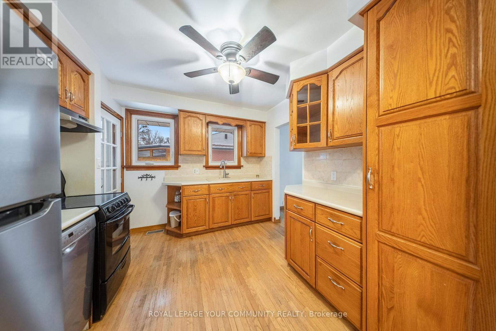 32 COLLINGDON DRIVE Image 12