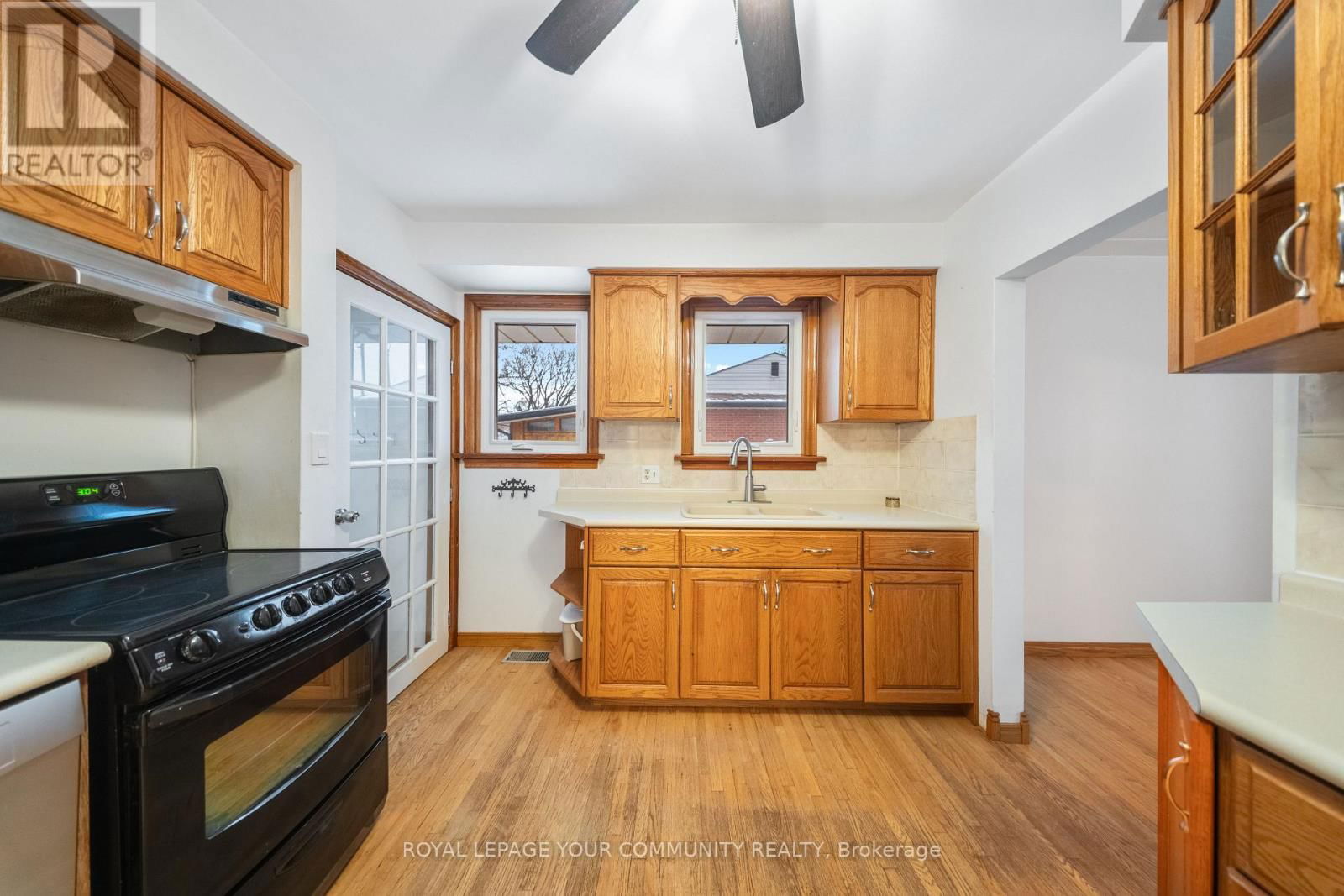 32 COLLINGDON DRIVE Image 13