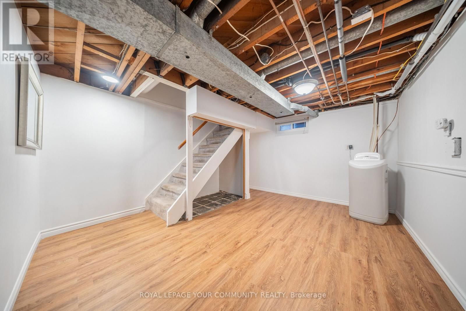 32 COLLINGDON DRIVE Image 23