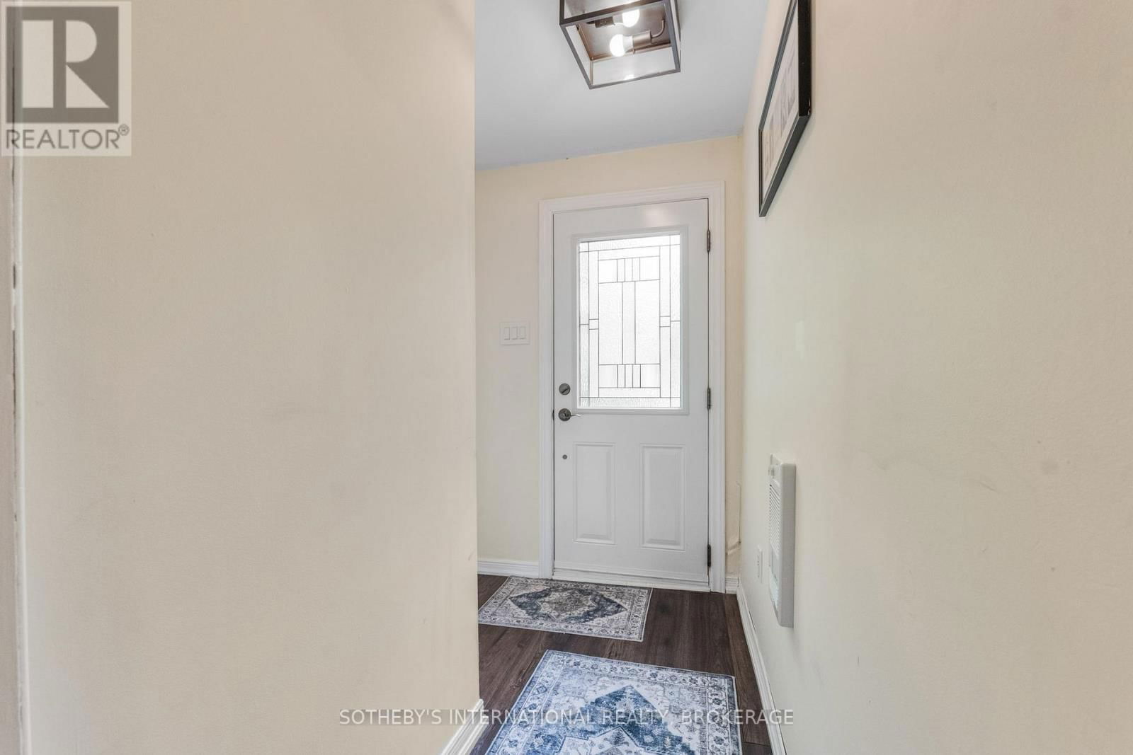 6 CIRCLE STREET Image 8
