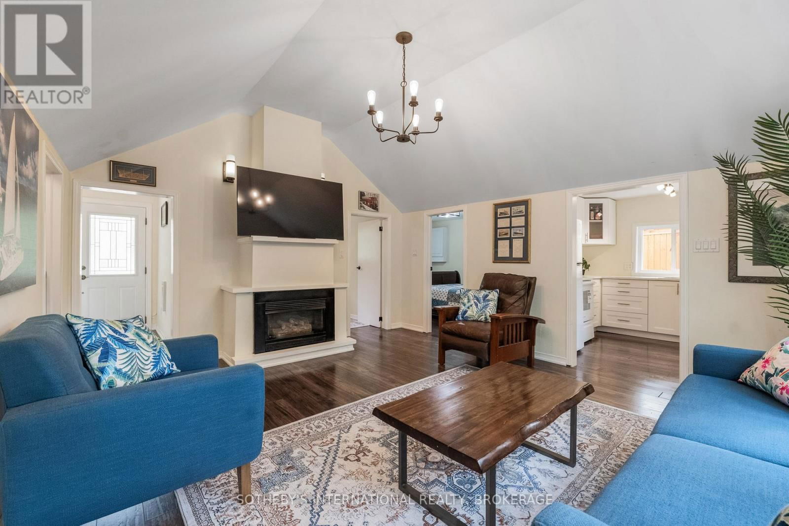 6 CIRCLE STREET Image 9