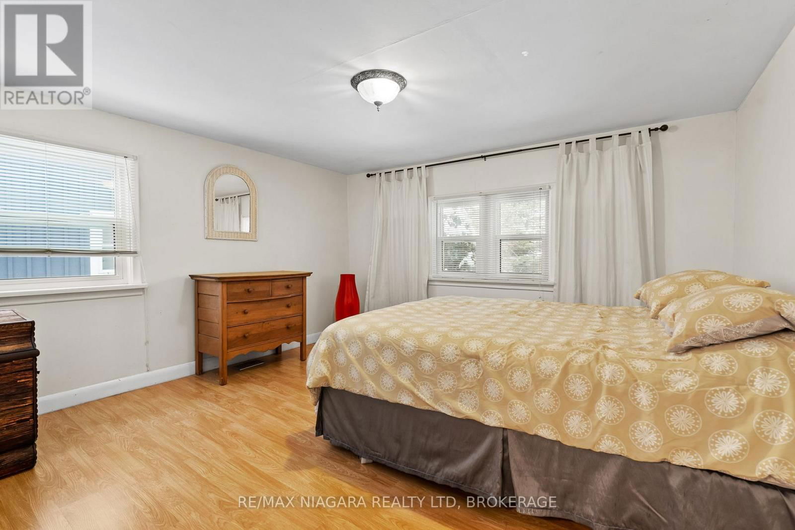 364 WILLIAM STREET Image 12