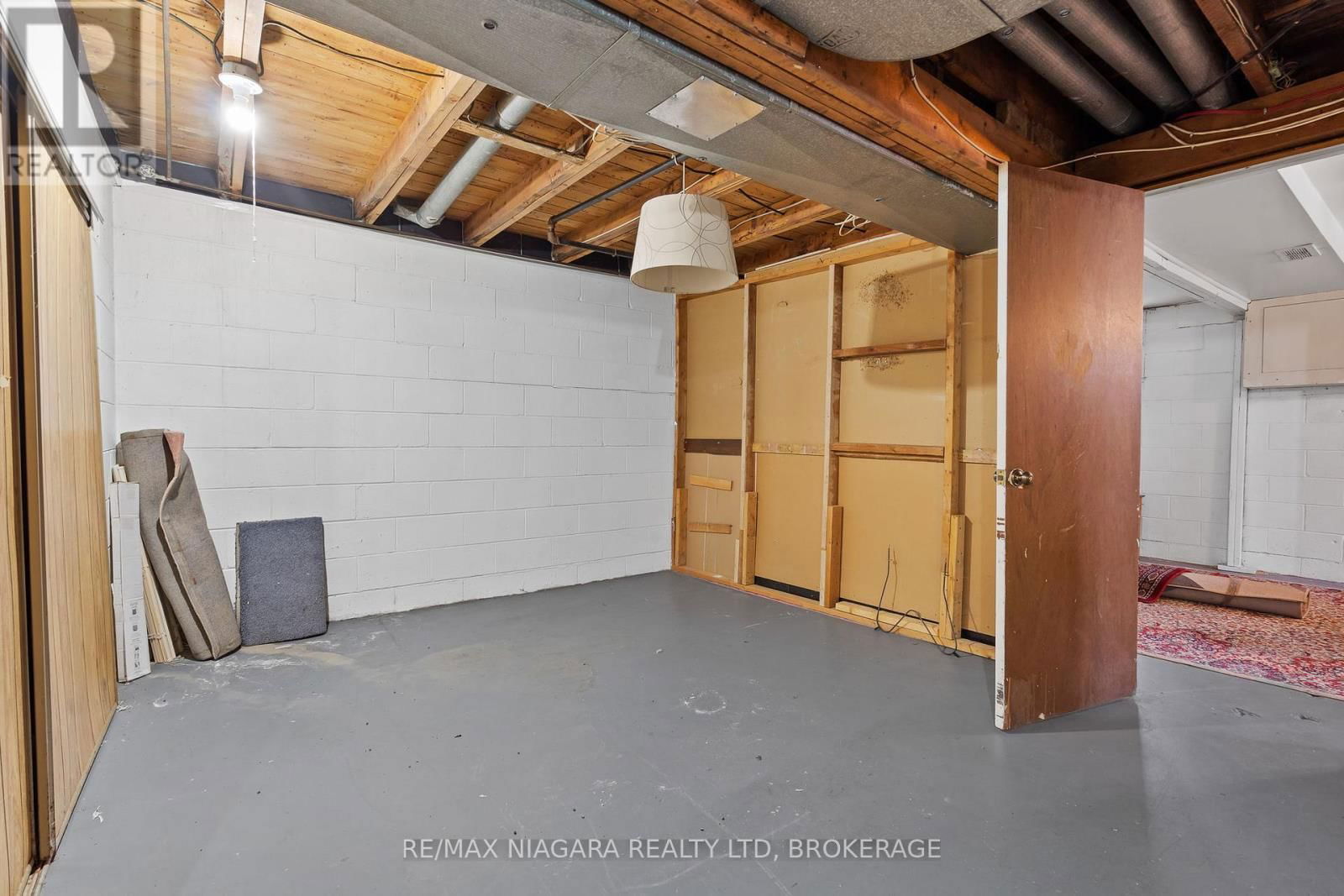 364 WILLIAM STREET Image 15