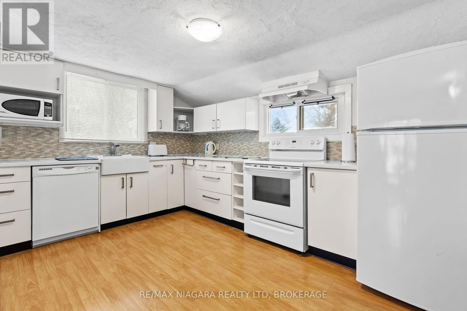 364 WILLIAM STREET Image 3