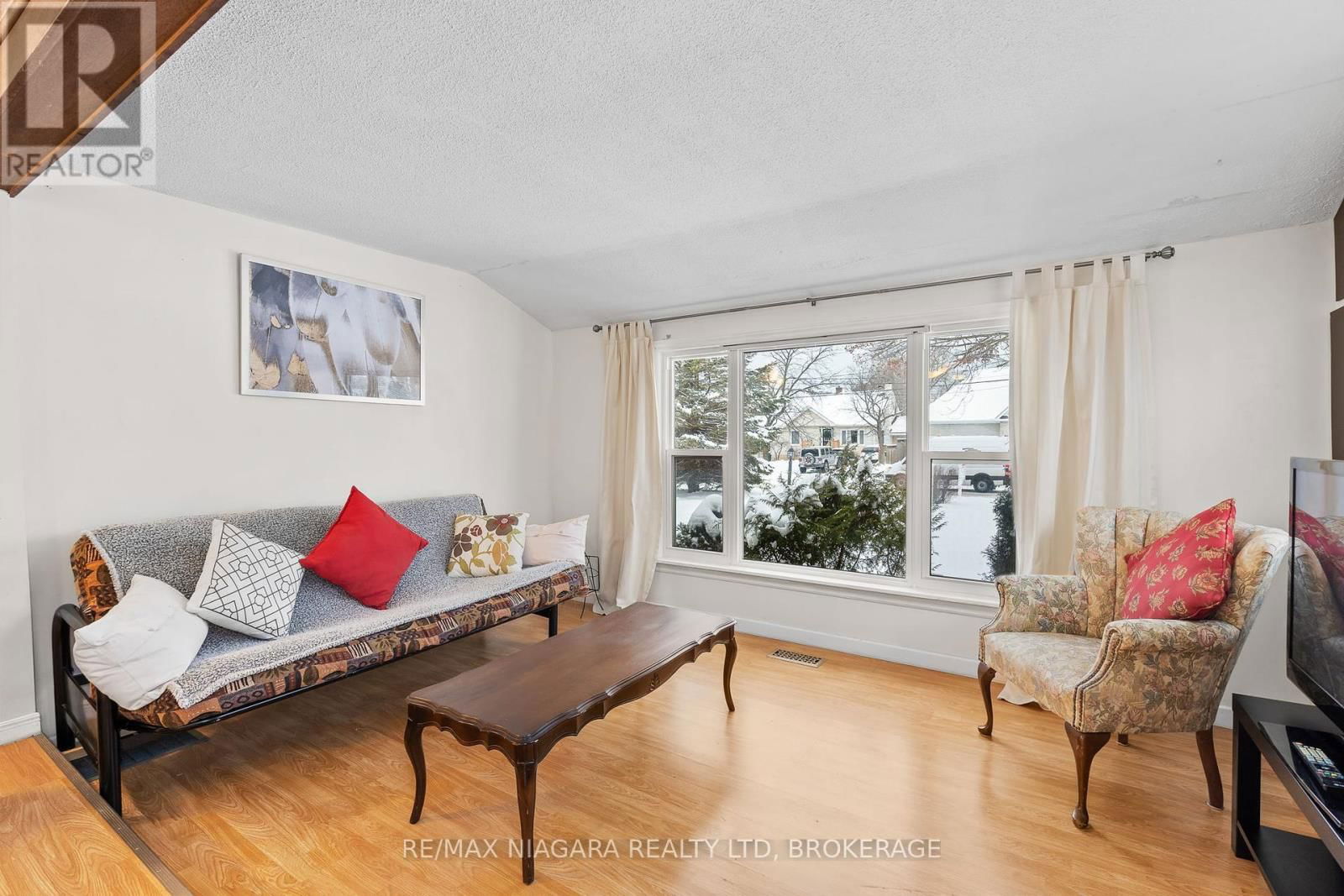 364 WILLIAM STREET Image 7