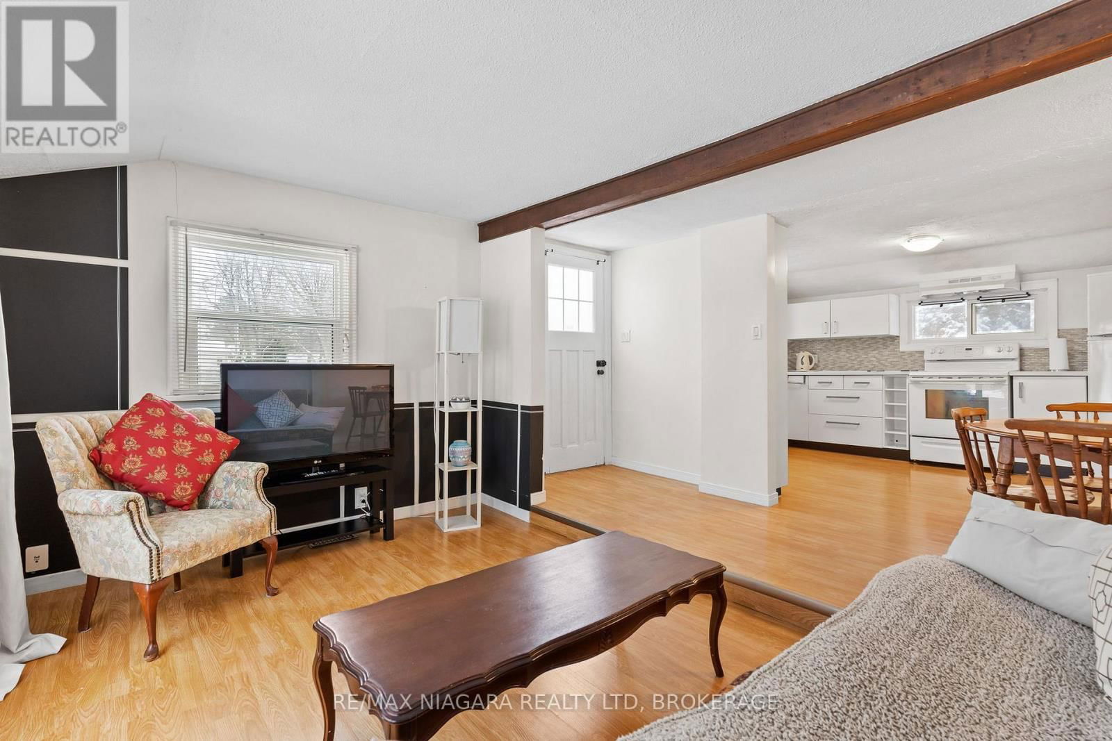 364 WILLIAM STREET Image 8
