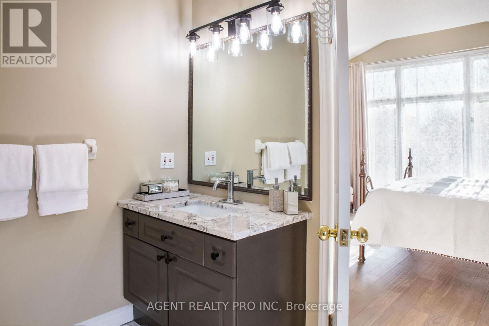 55 MORAINE CRESCENT Image 21