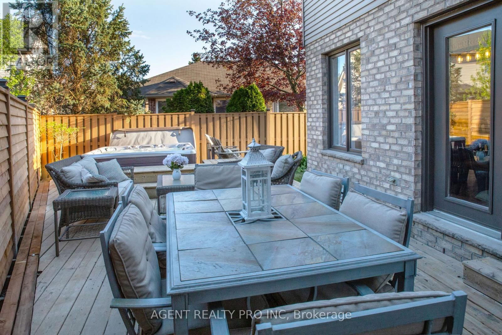 55 MORAINE CRESCENT Image 45