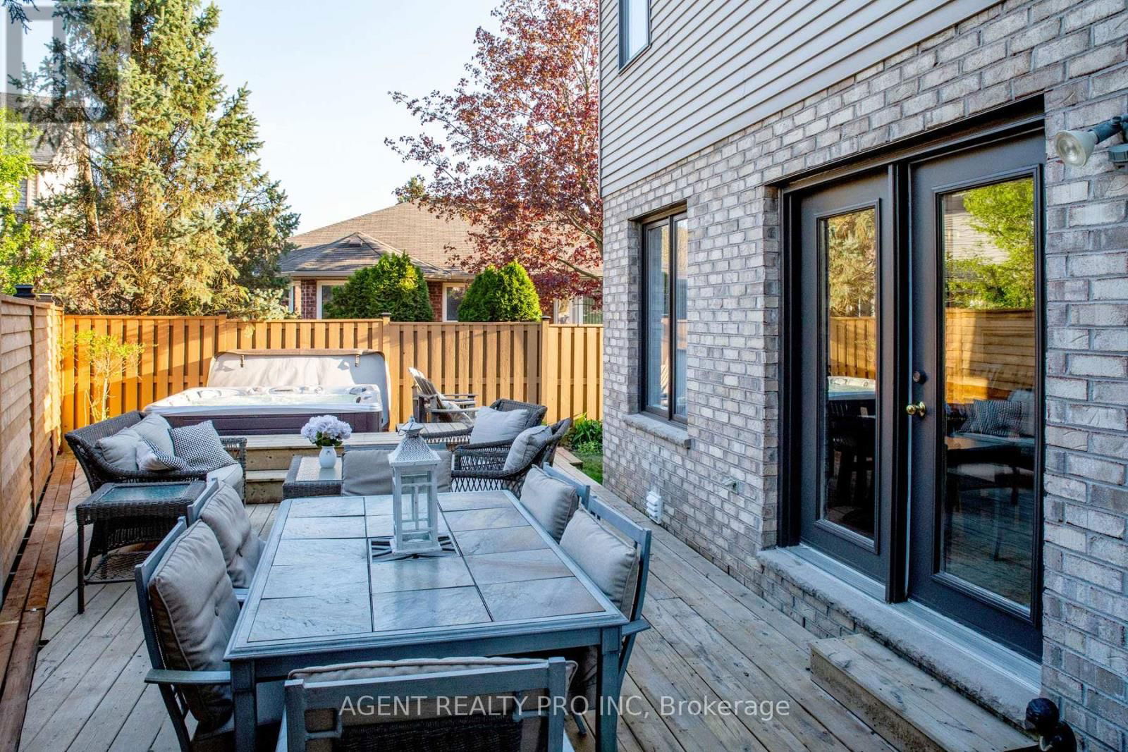 55 MORAINE CRESCENT Image 47