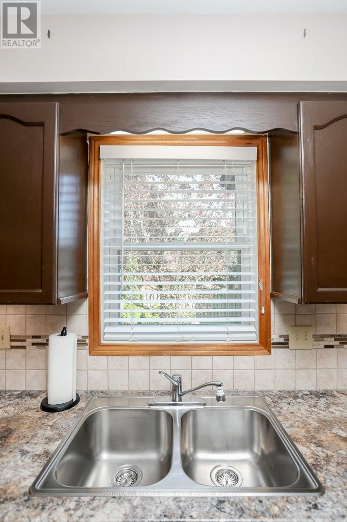 31 SINCLAIR CRESCENT Image 11
