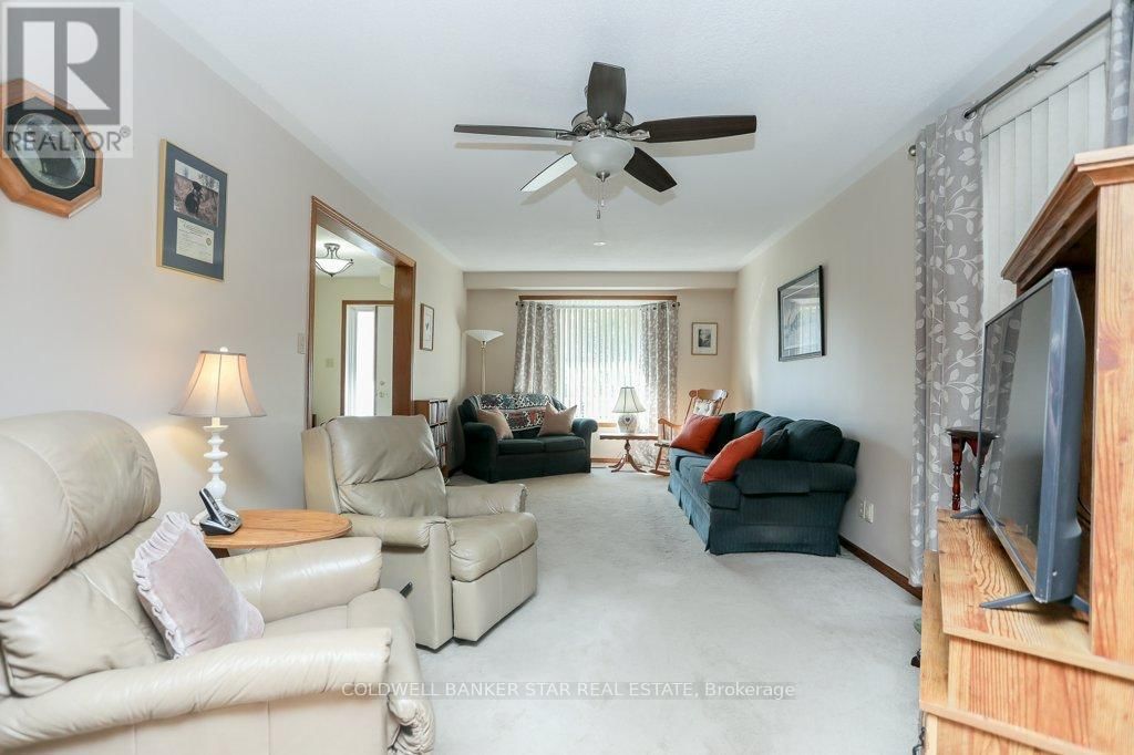 31 SINCLAIR CRESCENT Image 15