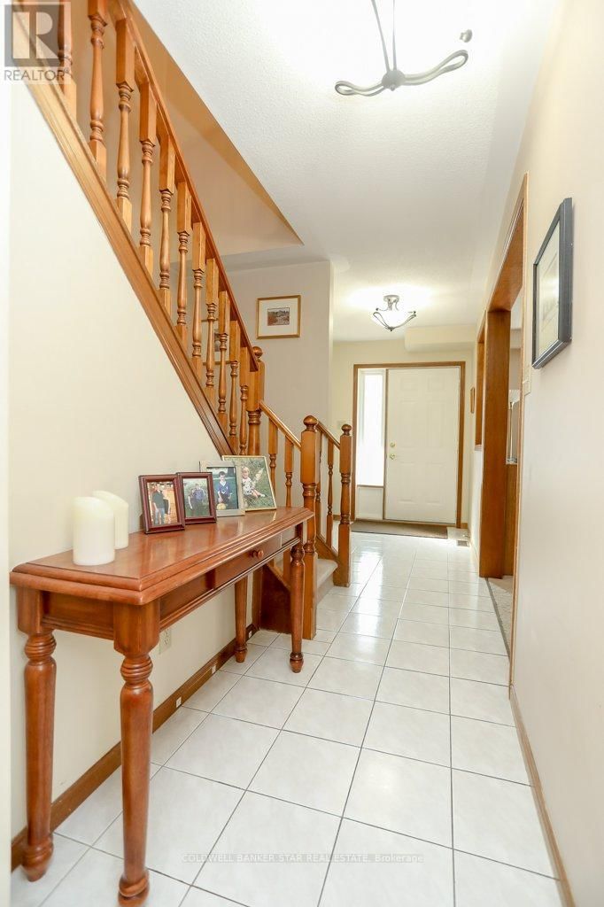 31 SINCLAIR CRESCENT Image 3