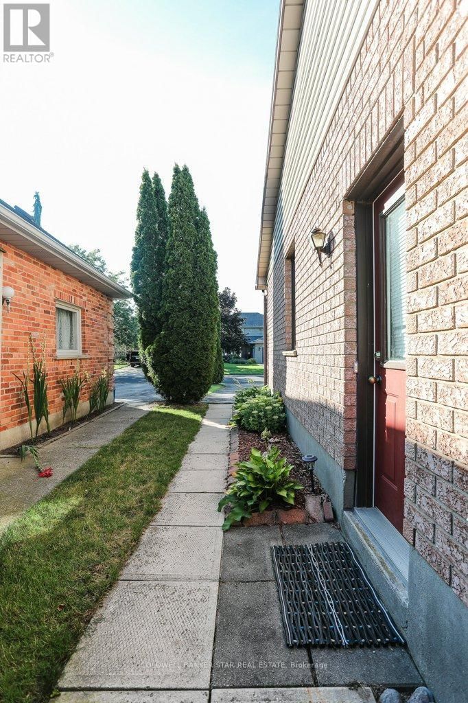 31 SINCLAIR CRESCENT Image 37