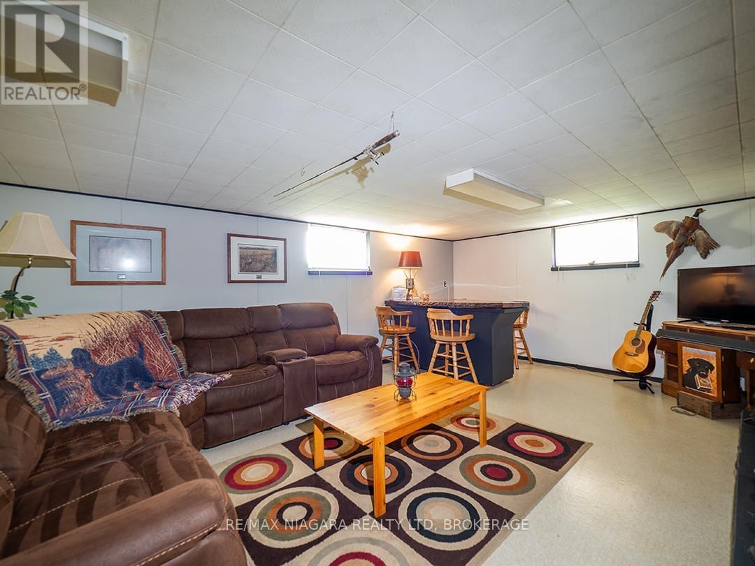 184 CLARKE STREET Image 17