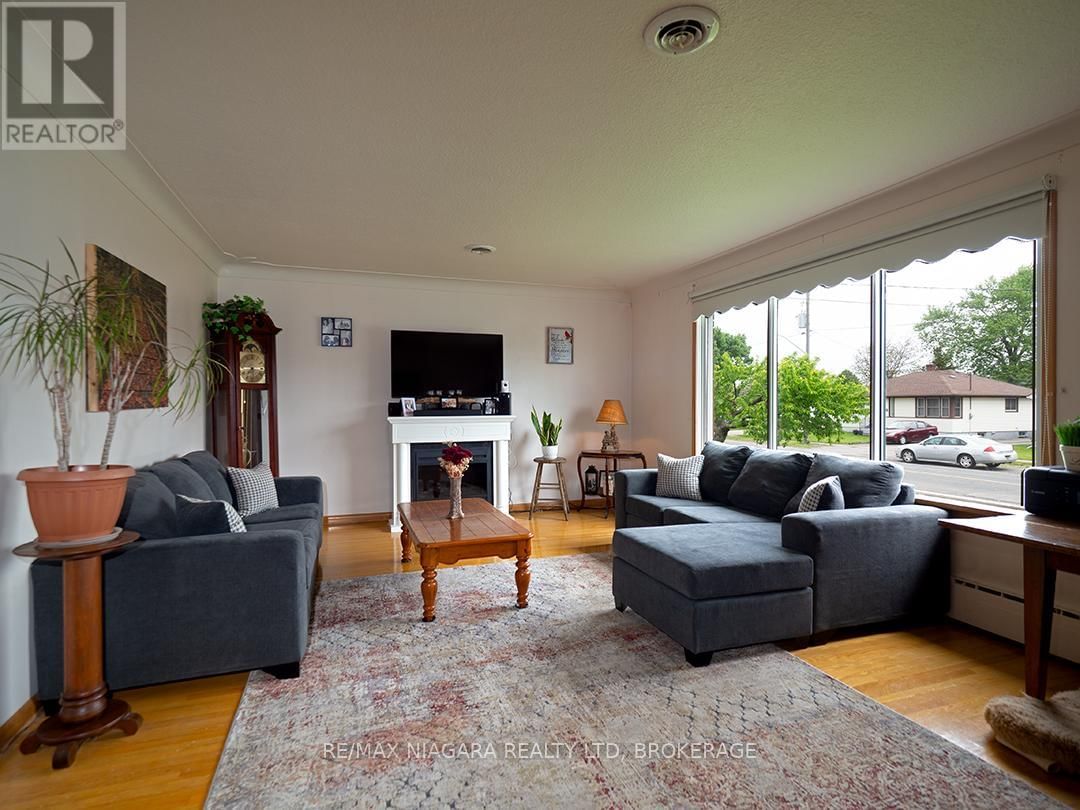 184 CLARKE STREET Image 5