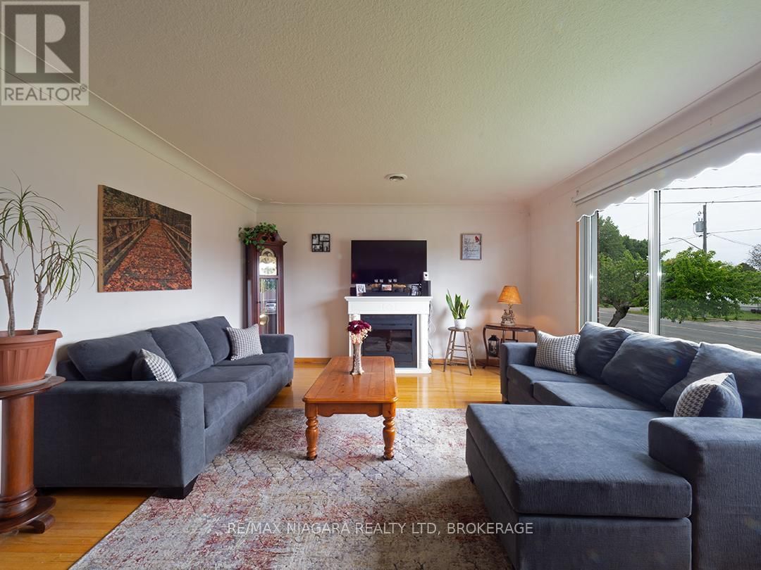 184 CLARKE STREET Image 6