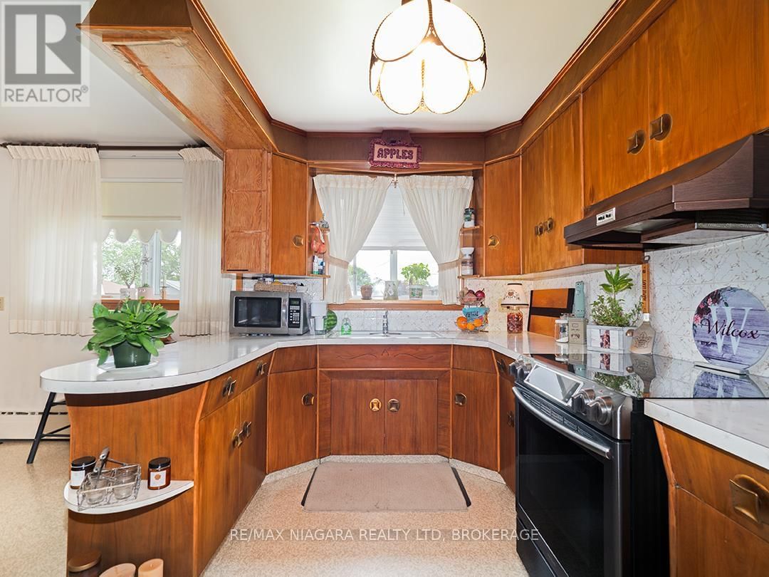184 CLARKE STREET Image 9