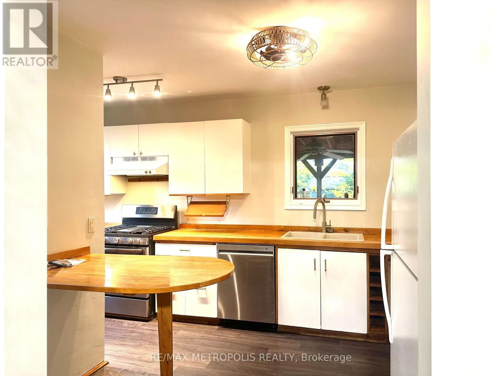 117 QUEENSWAY DRIVE Image 13