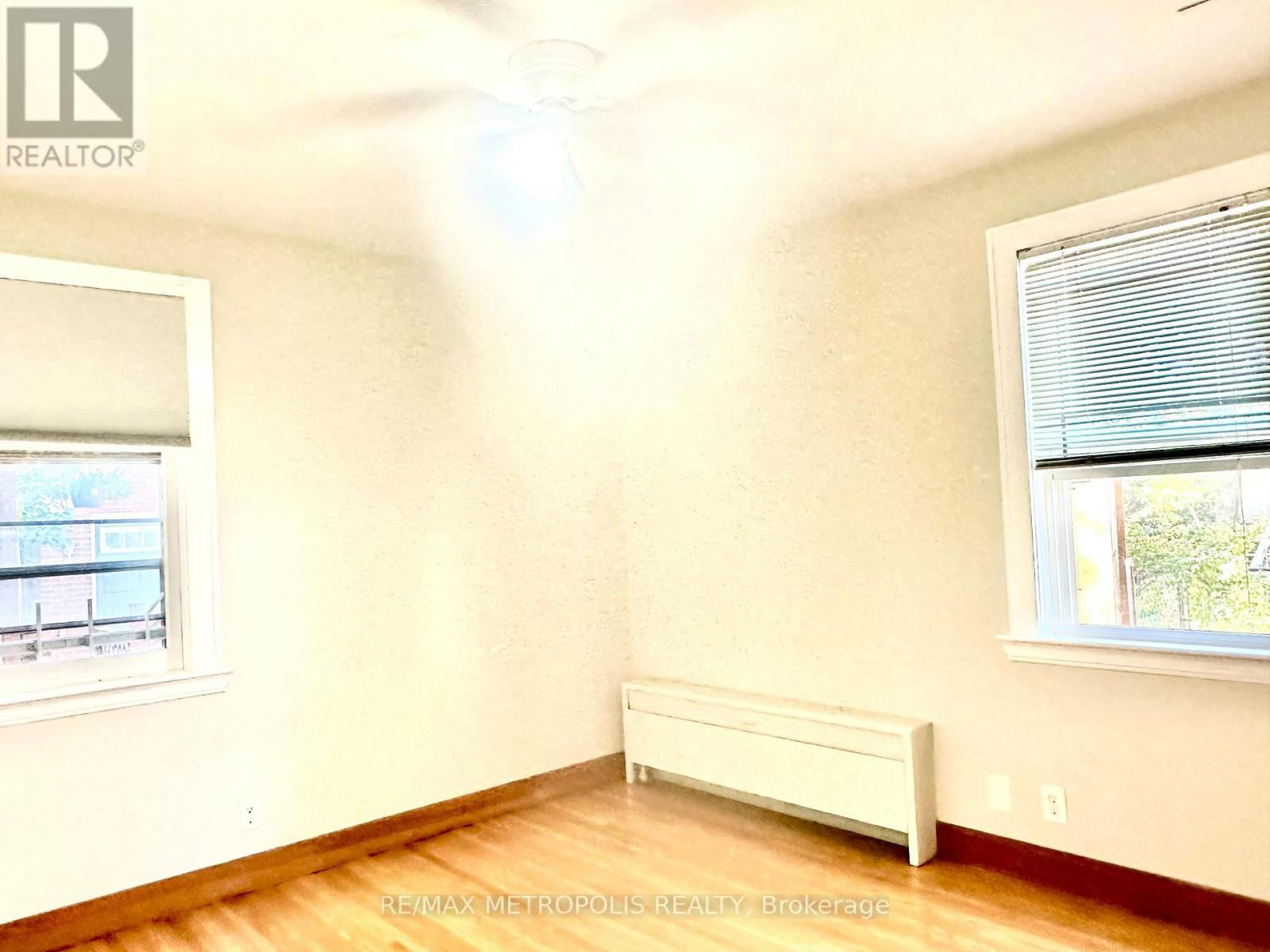 117 QUEENSWAY DRIVE Image 19