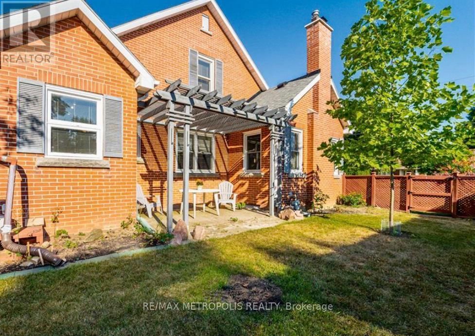 117 QUEENSWAY DRIVE Image 21