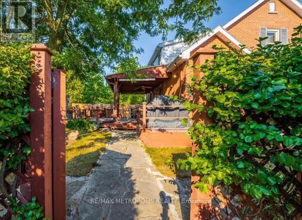 117 QUEENSWAY DRIVE Image 22