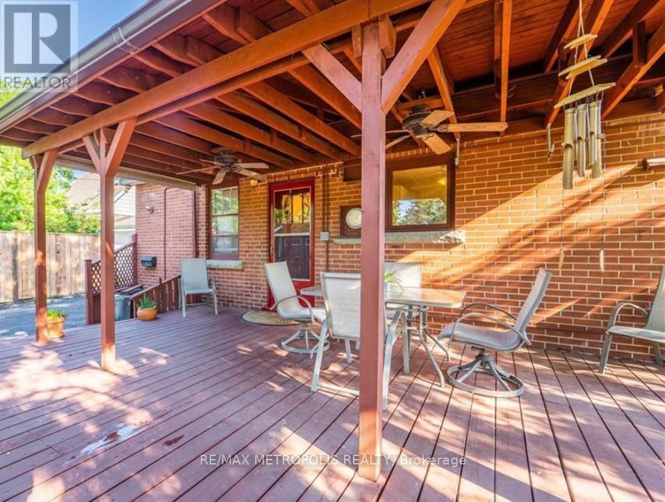 117 QUEENSWAY DRIVE Image 24