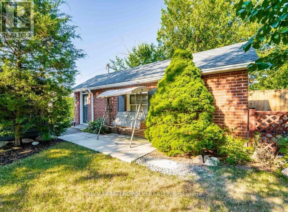 117 QUEENSWAY DRIVE Image 26