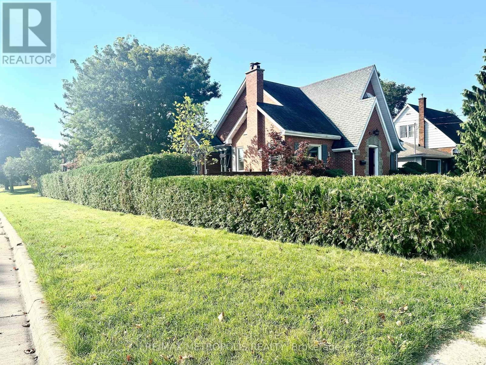 117 QUEENSWAY DRIVE Image 4