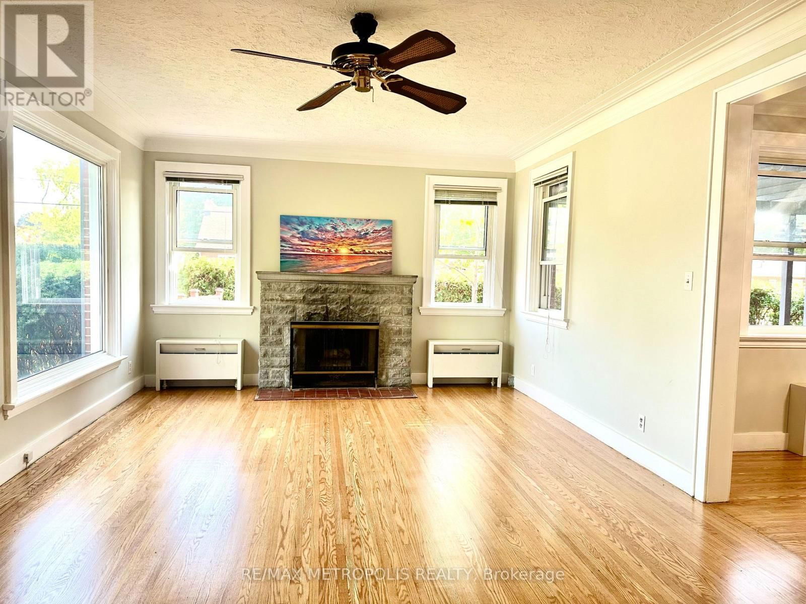 117 QUEENSWAY DRIVE Image 8