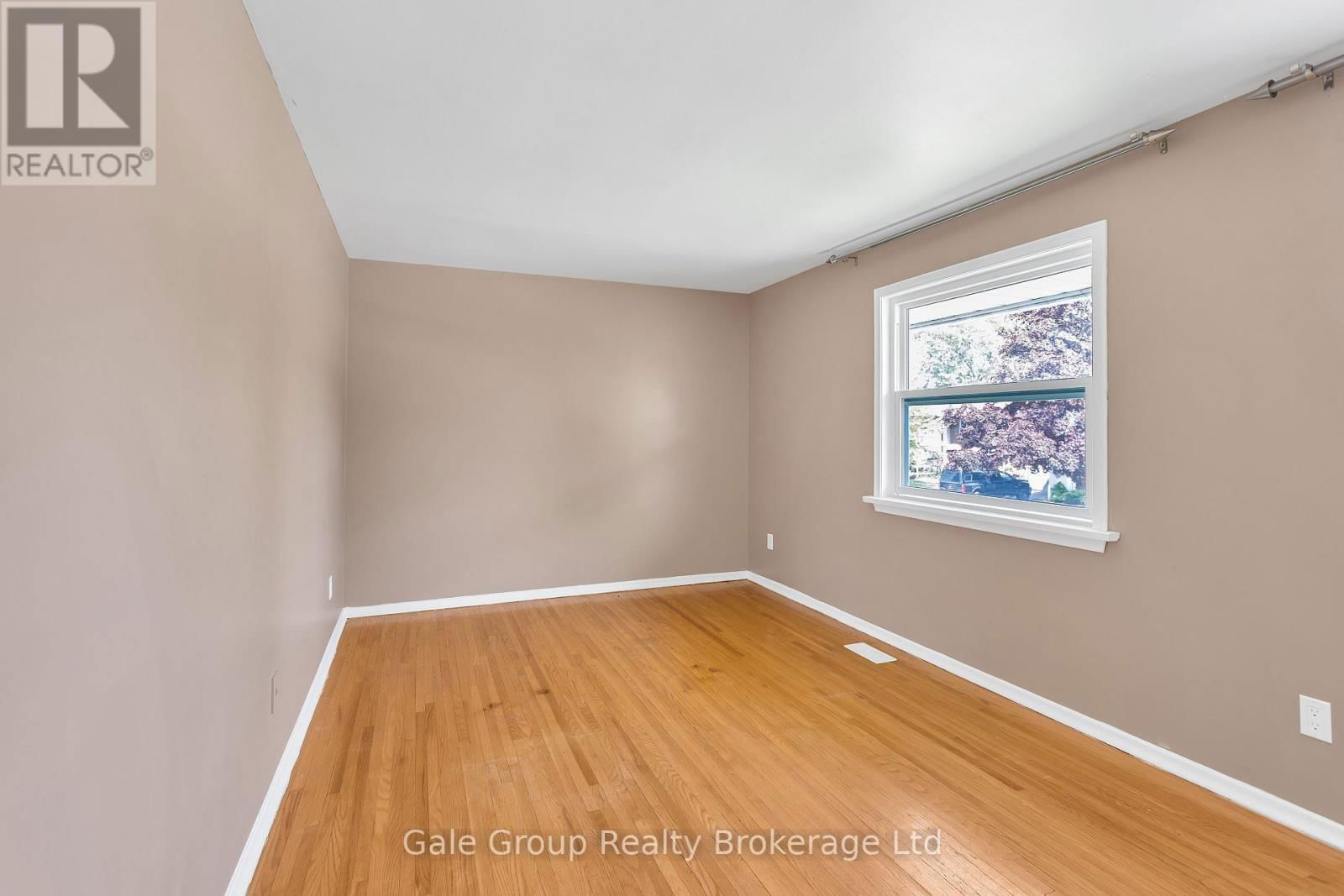1012B NESBITT CRESCENT SOUTH Image 14