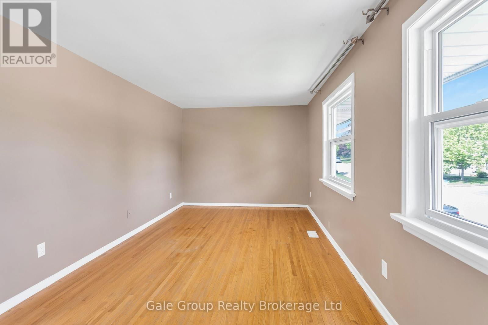 1012B NESBITT CRESCENT SOUTH Image 15