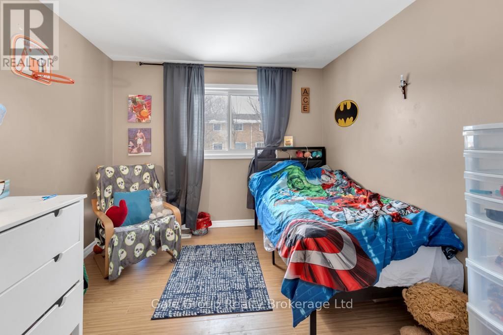 1012B NESBITT CRESCENT SOUTH Image 16
