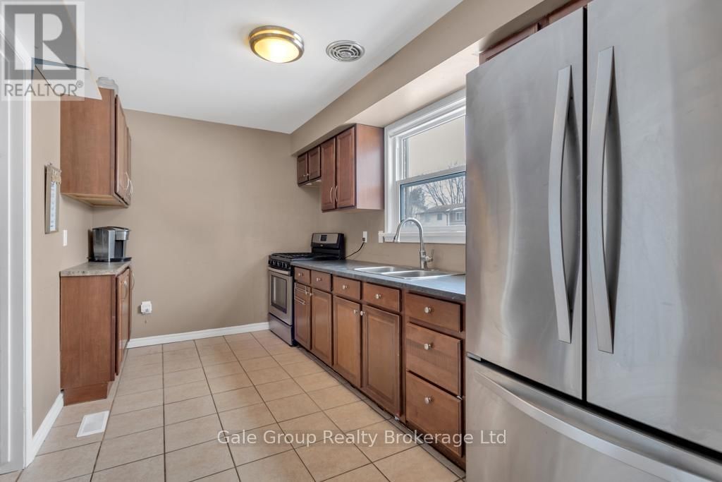 1012B NESBITT CRESCENT SOUTH Image 4