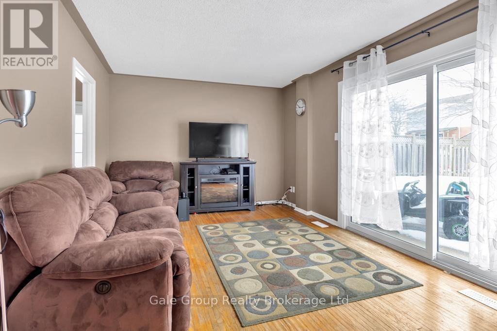 1012B NESBITT CRESCENT SOUTH Image 7