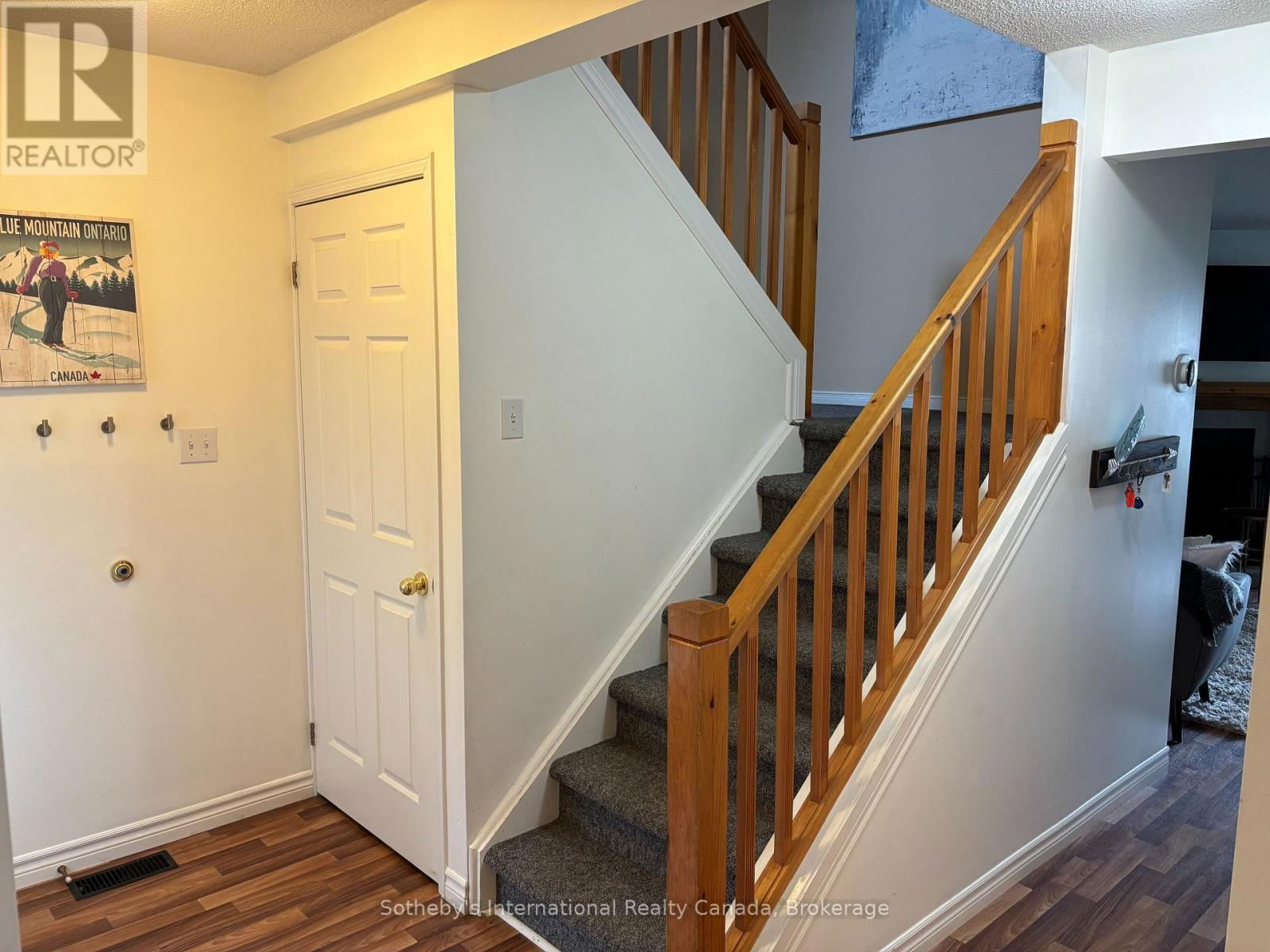 32 - 146 SETTLERS WAY Image 11
